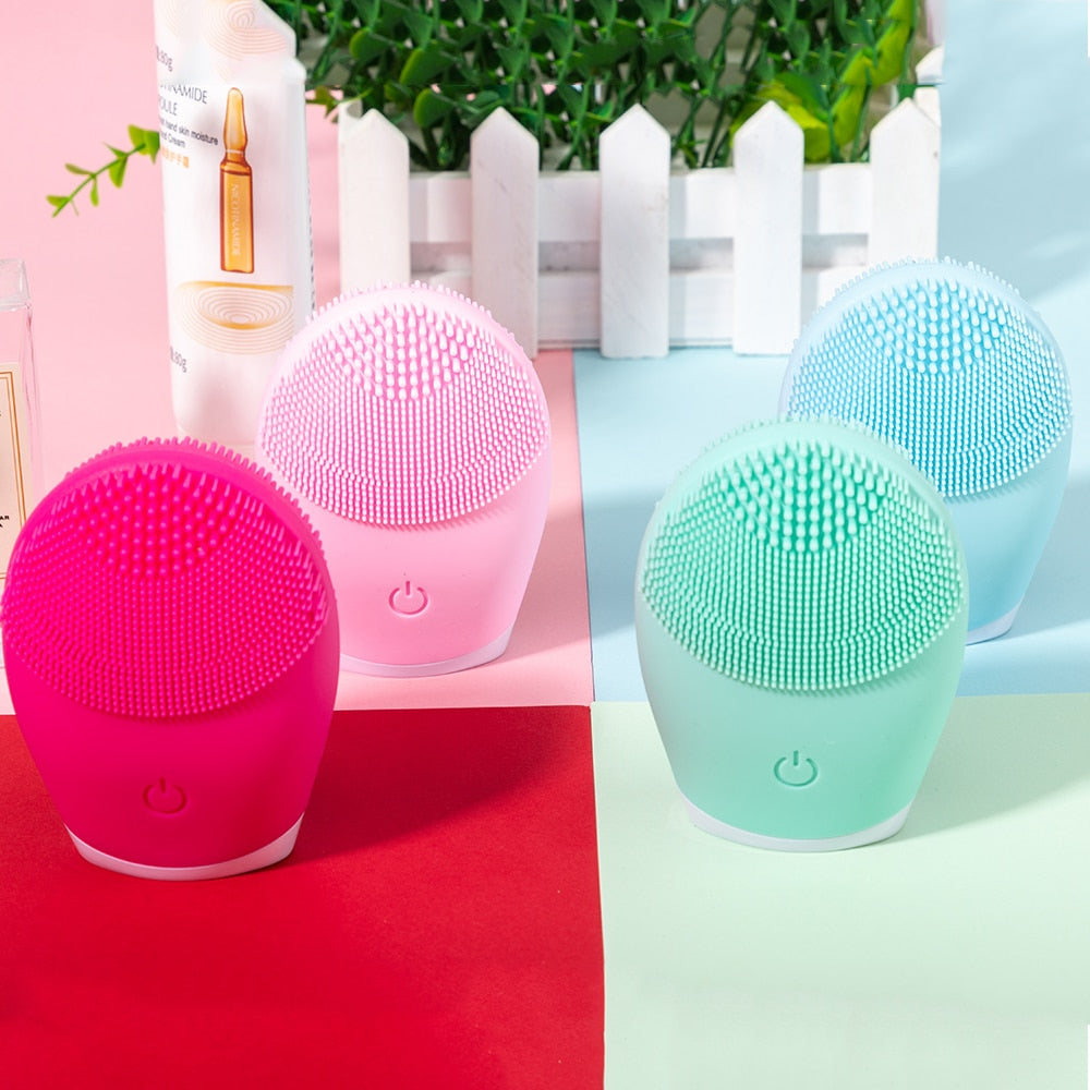 GLOWY Silicone Facial Cleansing Brush