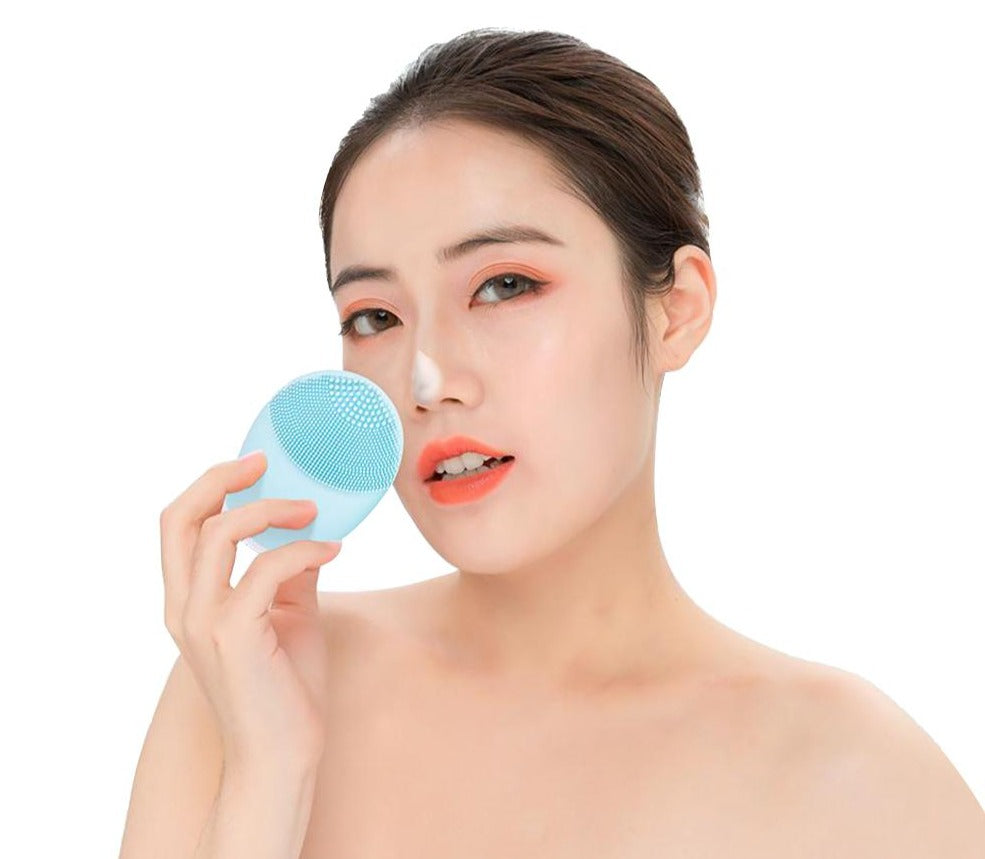 GLOWY Silicone Facial Cleansing Brush